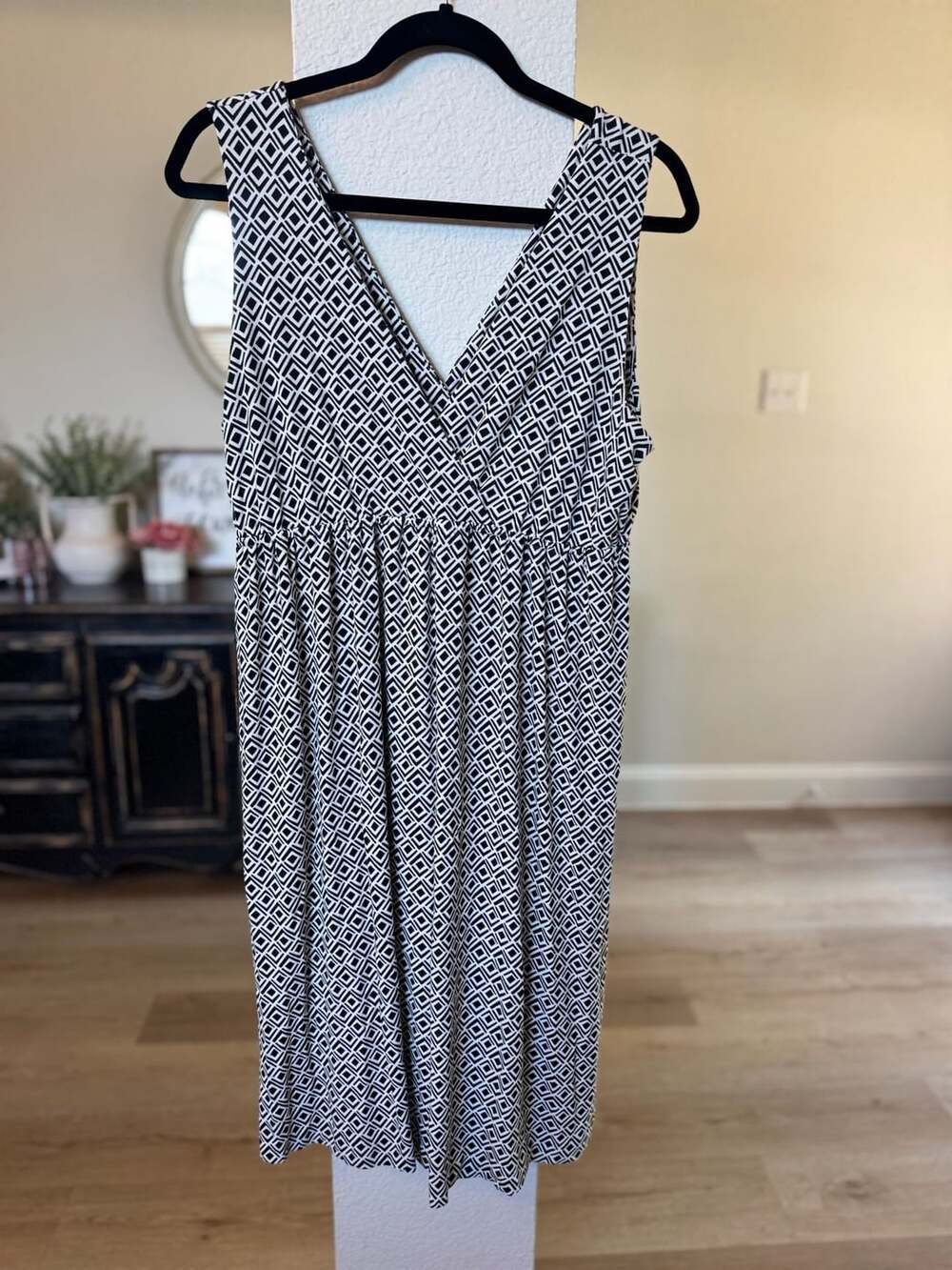 New York & Company Dress Size L Black White Geo Print Sleeveless Maxi